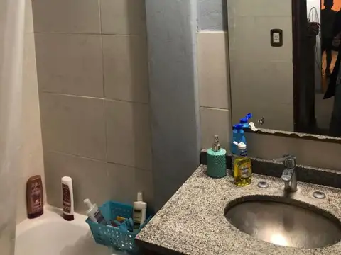 Casa 7 ambientes con 2 baños