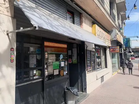 LOCAL COMERCIAL SOBRE AVENIDA a mts PLAZA CONSTITUCIÓN