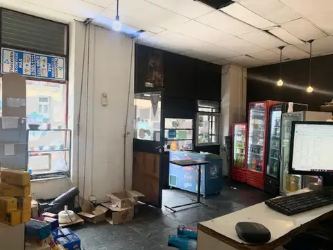 LOCAL COMERCIAL SOBRE AVENIDA a mts PLAZA CONSTITUCIÓN