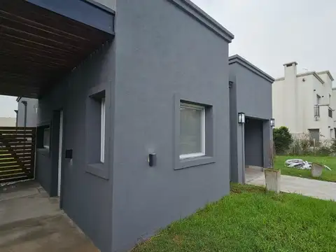 Casa en Venta en Pilar del Este - Santa Guadalupe, USD 235.000