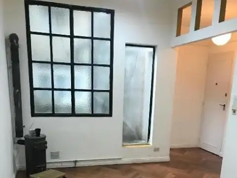 ECUADOR 1500, Piso 1