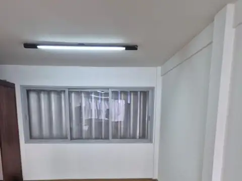 VENTA OFICINA AL FRENTE CON COCHERA CENTRO