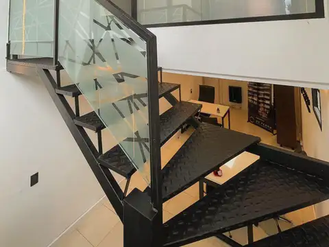 LOCAL ZONA LA PERLA.