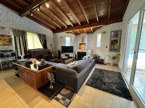 Casa 4 ambientes con pileta y quincho en Canning