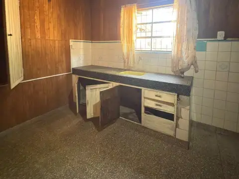 Casa 5 ambientes con 1 baño
