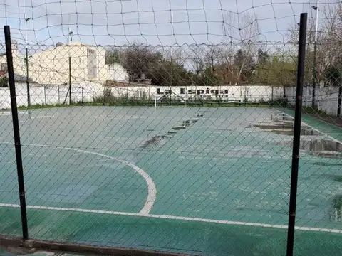 Locales + Depto + Predio Deportivo sobre Av. Yrigoyen, Glew