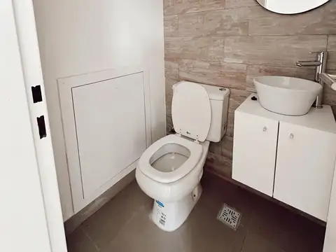 Casa en Alquiler con 2 cocheras