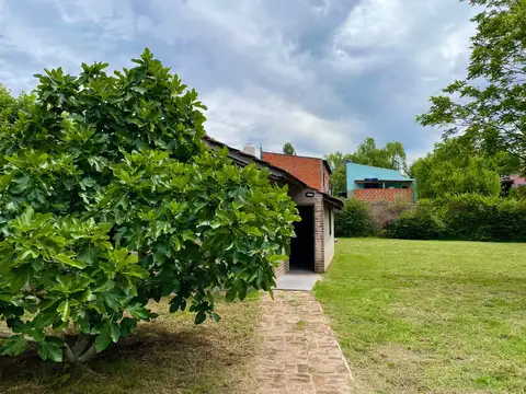 3 lotes con un monoambiente - muy buena opción para comenzar la primera vivienda