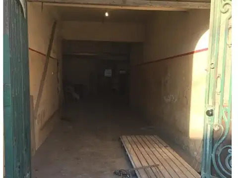 Galpon en Venta 30  mts Fondo
