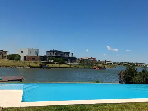 Casa en Alquiler de 4 dormitorios