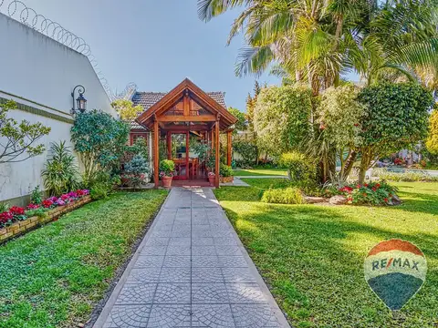 Casa en Venta con 4 cocheras