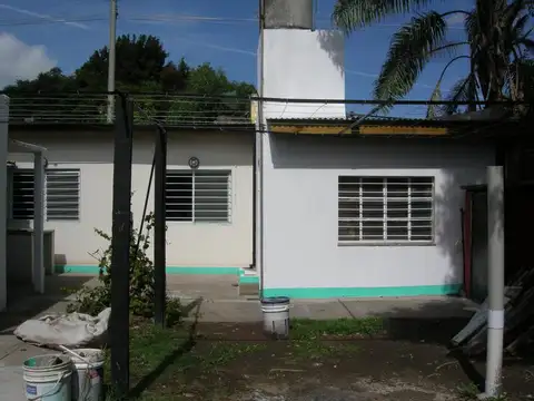 Oportunidad - Casa en Remedios de Escalada al 700