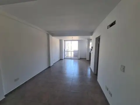 Dpto 2 Amb. 43 m²  al Frente c/ Renta - Ideal Inversor - S.Justo (Ctro)