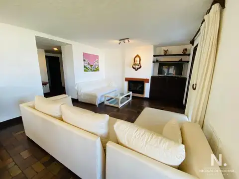 Apartamento en venta de 3 dormitorios en Punta Del Este