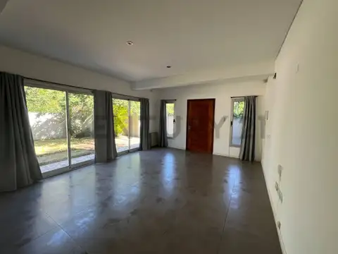 Casa en Alquiler en Manuel B Gonnet, $ 1.300.000