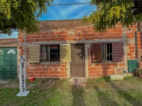 CASA A REFACCIONAR EN VENTA - LOS HORNOS