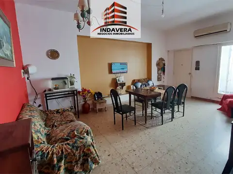Casa 4 ambientes con 2 baños