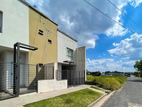 Gobernador Manuel Crespo 1200