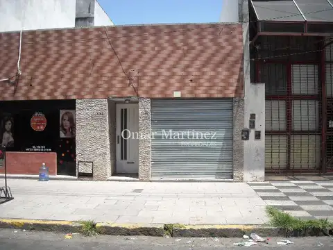 Local en Caseros, muy buen estado.