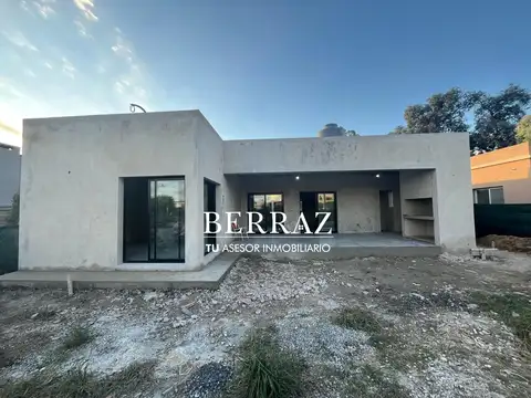 Casa en Venta en Pilar del Este - San Ramon, USD 175.000