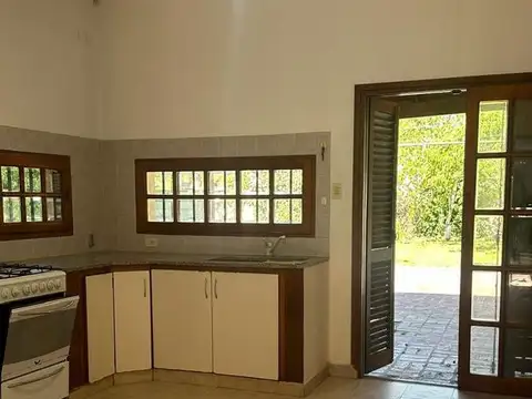 Casa 3 ambientes con 1 baño