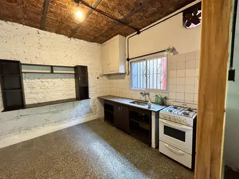 VENTA PH INTERNO 2 AMB BERNAL CON PATIO