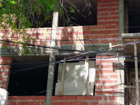 SE VENDE EDIFICIO DE DPTOS.EN CONSTRUCCION