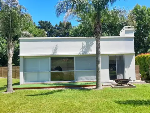 CASA 7 AMBIENTES EN BARRIO "VILLAGE DEL PARQUE" HUDSON