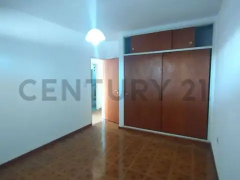 CASA Y LOCALES A LA VENTA MELCHOR ROMERO