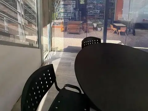 Local en Francisco Alvarez