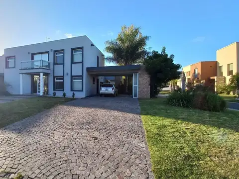 VENTA CASA 6 AMBIENTES HARAS MARIA VICTORIA