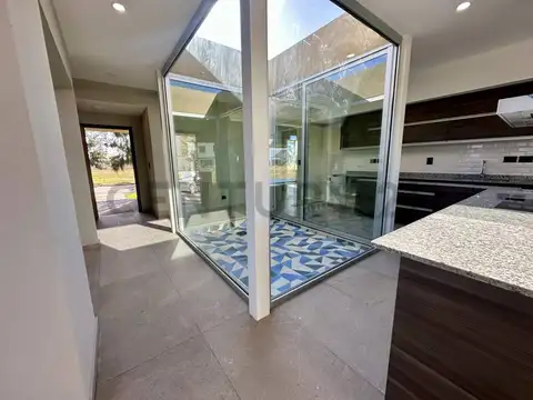 Casa en Venta en El Naudir, USD 215.000