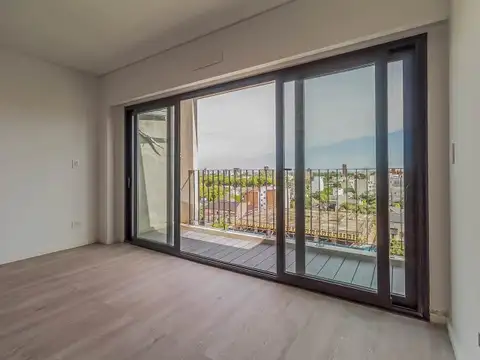 VENTA DE MONOAMBIENTE DE CATEGORÍA DIVISIBLE CON BALCÓN EN PISO ALTO A ESTRENAR EN DEVOTO C.A.B...