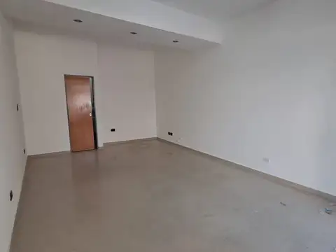 LOCAL CON BAÑO (CENTRICO).REF.871/2