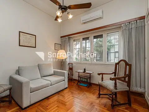 Venta casa 6 ambientes con cochera en Haedo Norte.