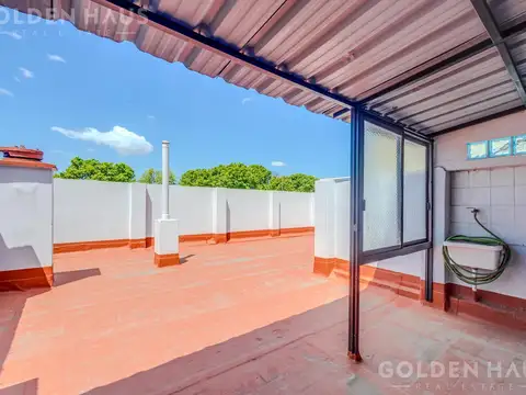 Divino PH de 2/3 ambientes con terraza - 3º piso por escalera