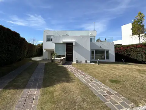 Casa en venta en Juana Koslay