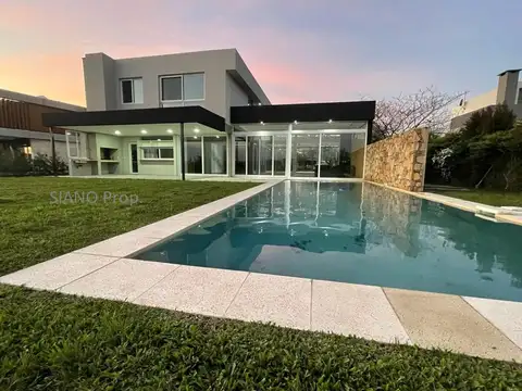 Casa en Venta de 4 dormitorios