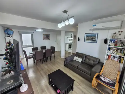 Luis Cándido Carballo 580 - Metra Puerto Norte