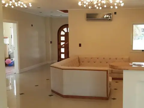 Casa en Venta en Tristan Suarez, USD 420.000