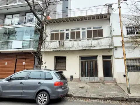 VENTA CASA LOTE PROPIO A REFACCIONAR EN FLORES