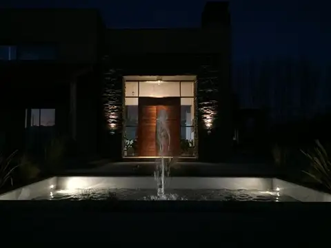 Casa 7 ambientes con 3 baños