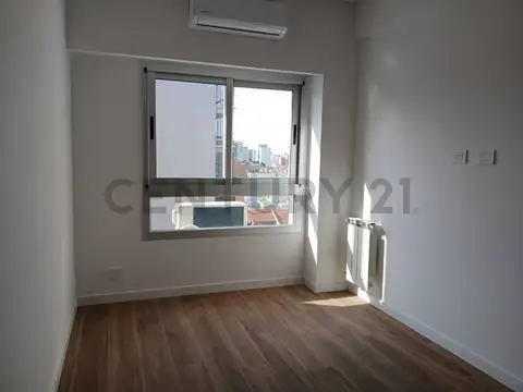 Cabildo 4600, Piso 0