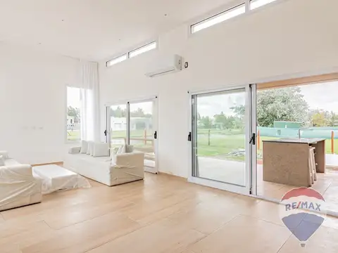 CASA EN VENTA EN MIRALAGOS 2