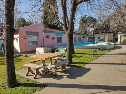 VENTA casa tipo QUINTA con pileta + DEPTO 3 ambientes
