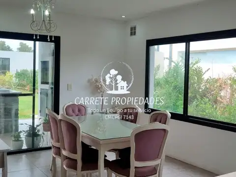 Casa en Venta con 2 cocheras