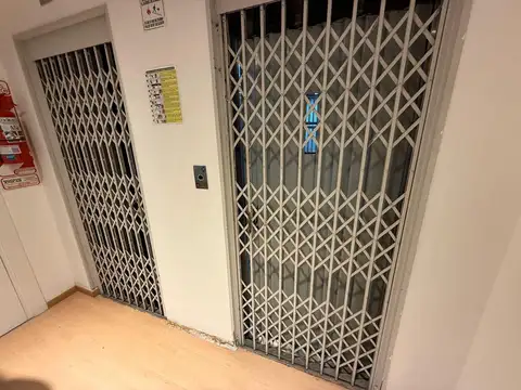 Oficina 7 ambientes con 3 baños