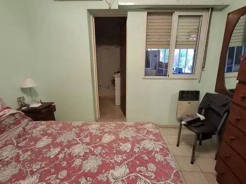 Casa 6 ambientes con 2 baños