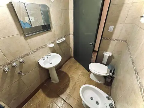 Oportunidad Única Casa de 2 Dorm. con Patio y Asador