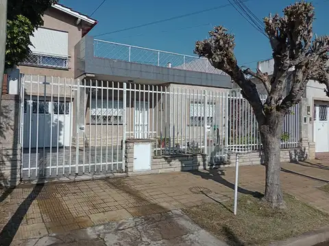 CASA AMERICANA  EN VENTA EN PALOMAR